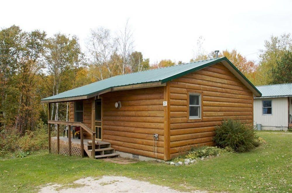 Hilltop Cabins And Motel Grand Marais Exterior photo