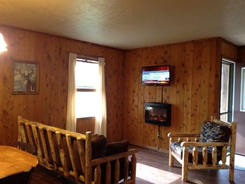 Hilltop Cabins And Motel Grand Marais Exterior photo